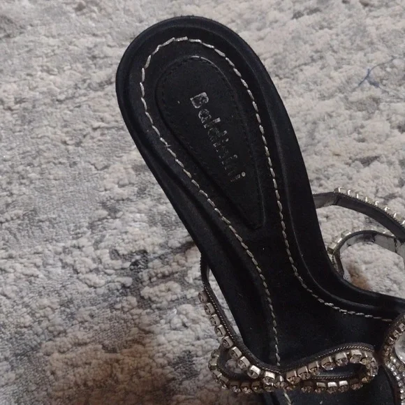 Heels Shoes - Picture 5 of 5